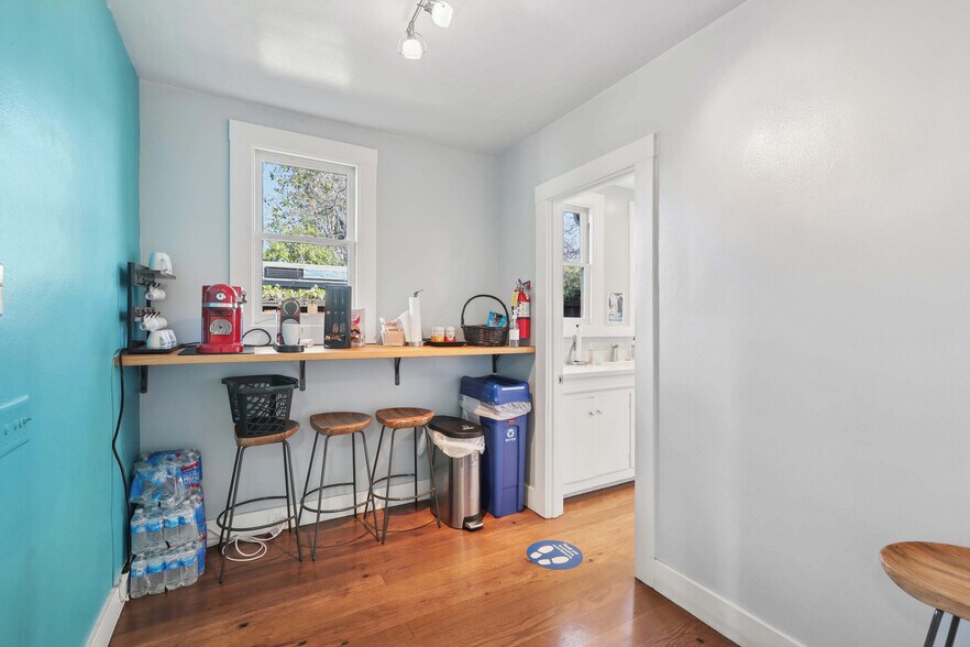 More Photos Of 655-675 Forest Ave, Palo Alto Office For Sale