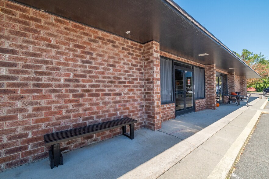 More Photos Of 1 Village Park, Cheraw General Retail For Sale