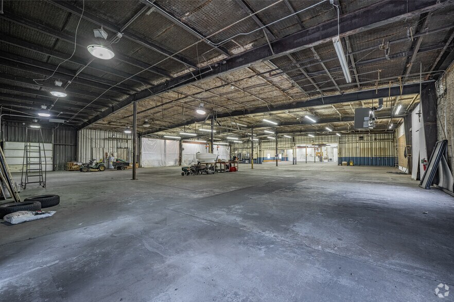 More Photos Of 500 N Bell Ave, Carnegie Warehouse For Lease