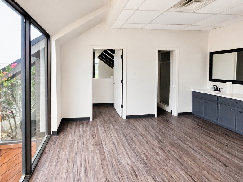 More Photos Of 4104 Houston Hwy, Victoria General Retail For Sale