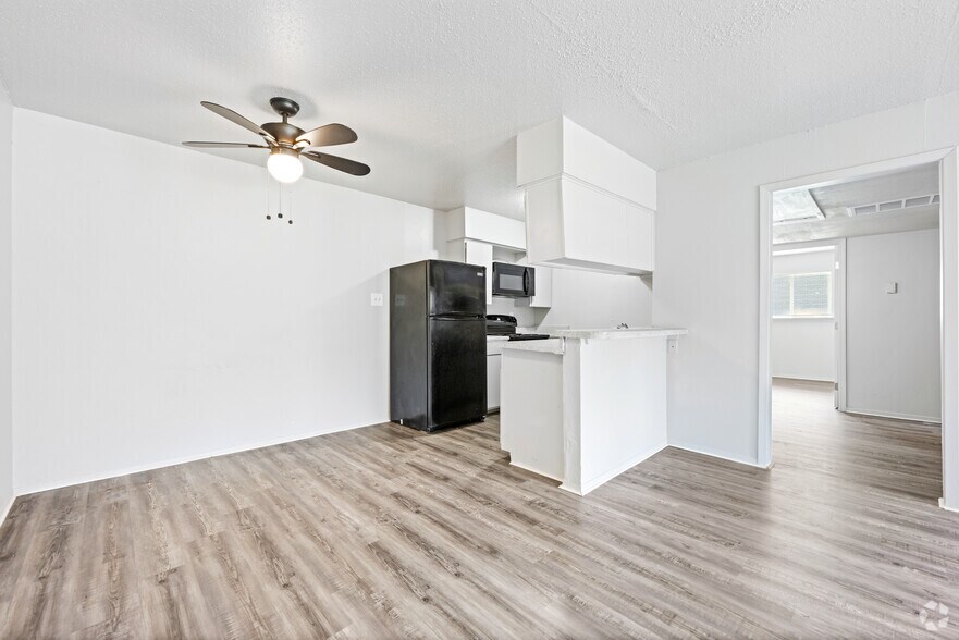 More Photos Of 717 S Green St, Longview Apartments For Sale