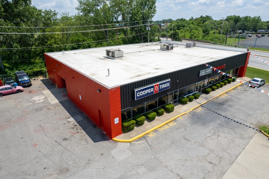 More Photos Of 4250 W 38th St, Indianapolis Auto Repair For Lease