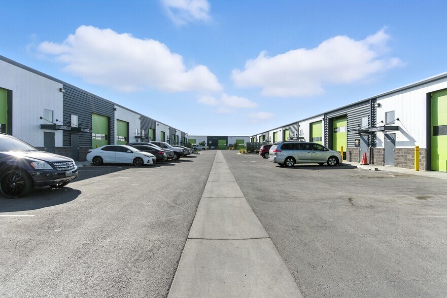 More Photos Of 5170-5176 W Liberator Dr, Kearns Warehouse For Lease