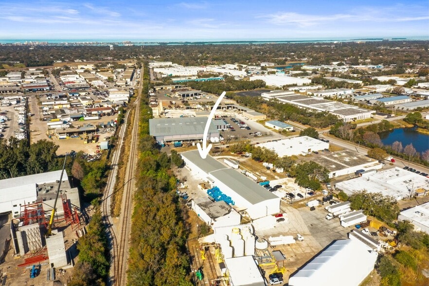 More Photos Of 1555 Sunshine Dr, Clearwater Warehouse For Sale
