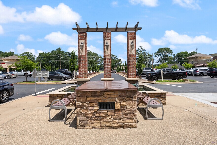 More Photos Of 2235 Dave Ward Dr, Conway Storefront Retail Office For Lease