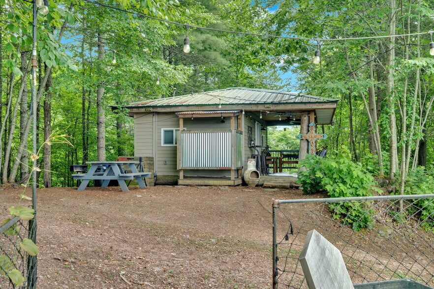 More Photos Of 5340 US-321, Butler Specialty For Sale