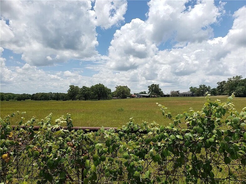 More Photos Of 21741 E Interstate 10, Luling Land For Sale