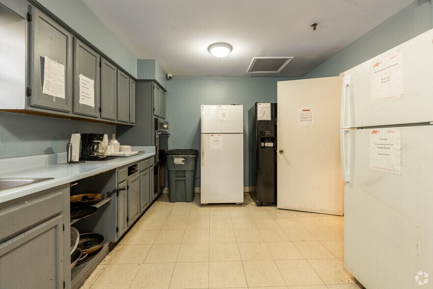 More Photos Of 1612 5th Ave N, Bessemer Medical For Sale