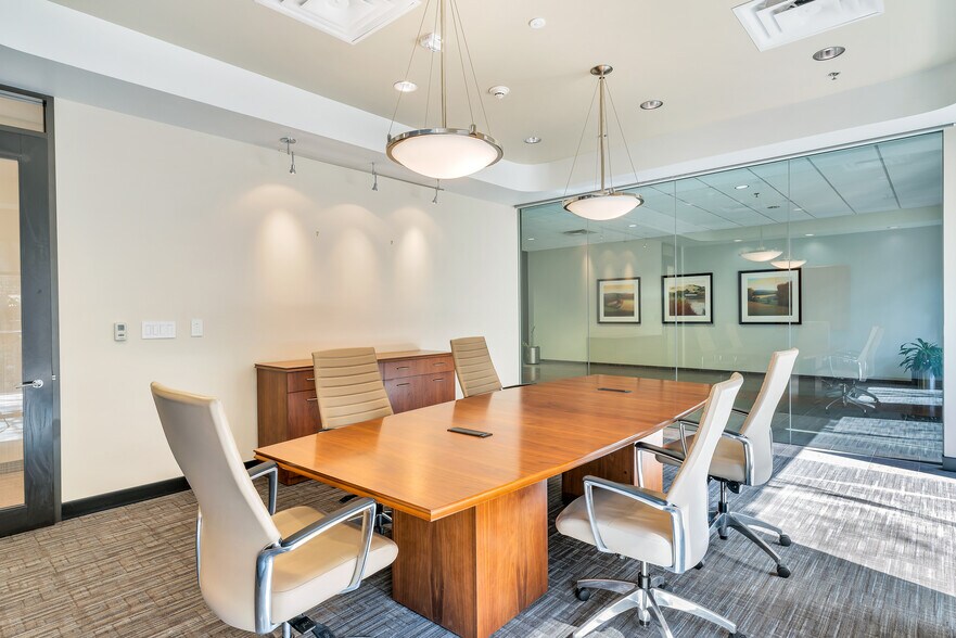 More Photos Of 100 Lexington St, Fort Worth Office For Lease