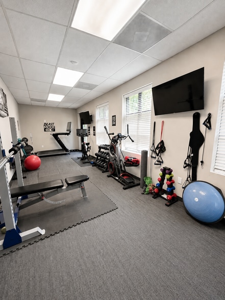 More Photos Of 9723 Northcross Center Ct, Huntersville Office For Lease