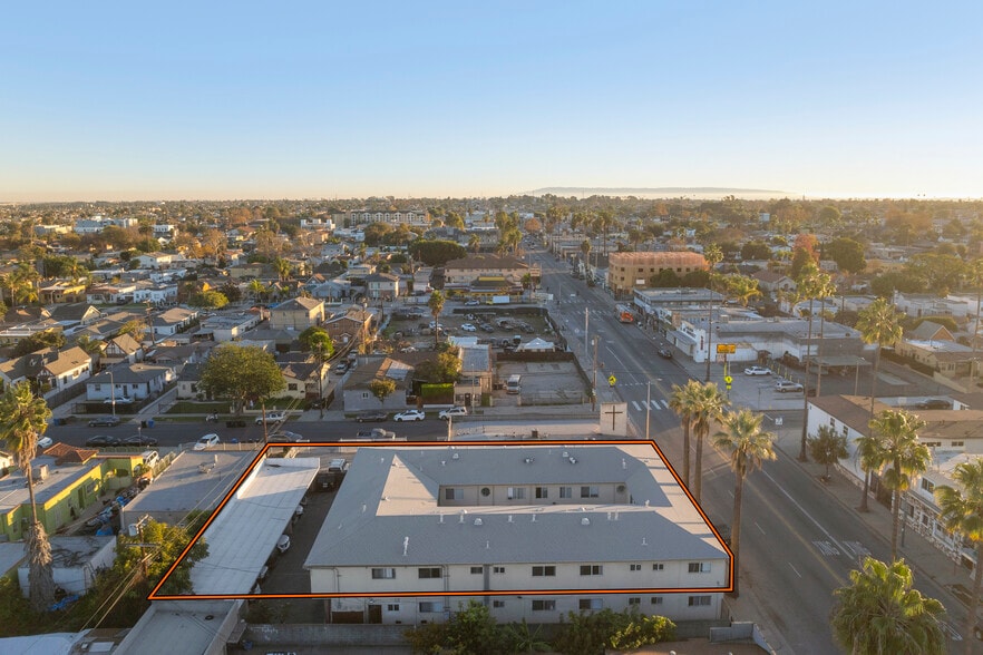 More Photos Of 8118 S Western Ave, Los Angeles Apartments For Sale