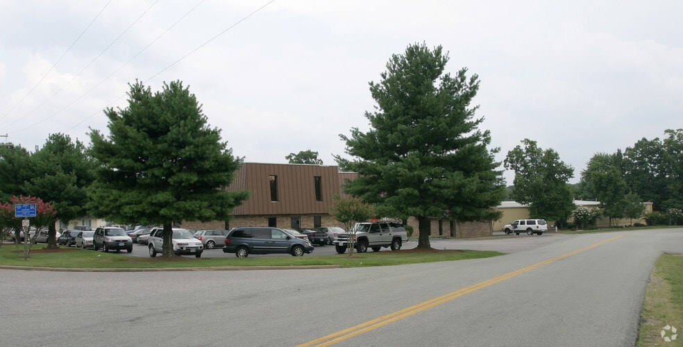 More Photos Of 521 Research Rd, Richmond Light Manufacturing For Lease