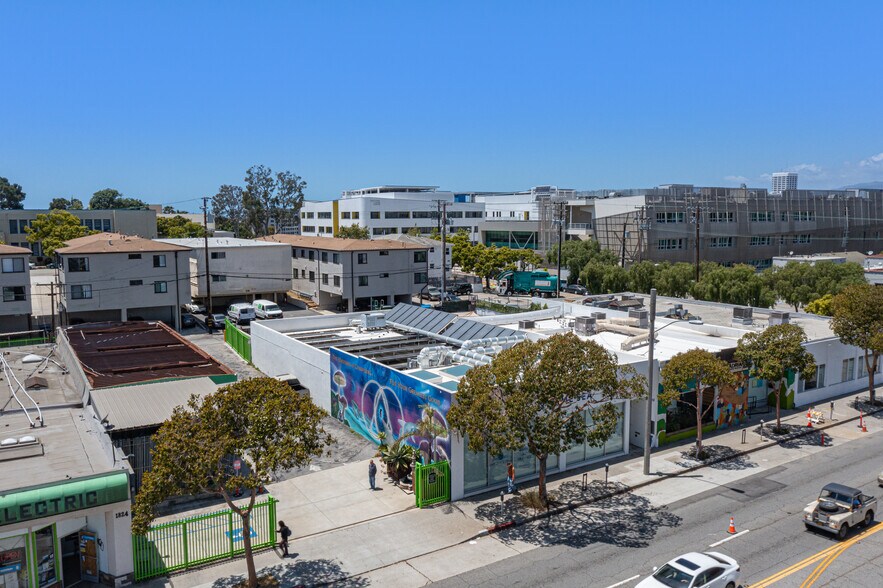 More Photos Of 1812 Lincoln Blvd, Santa Monica Storefront For Sale