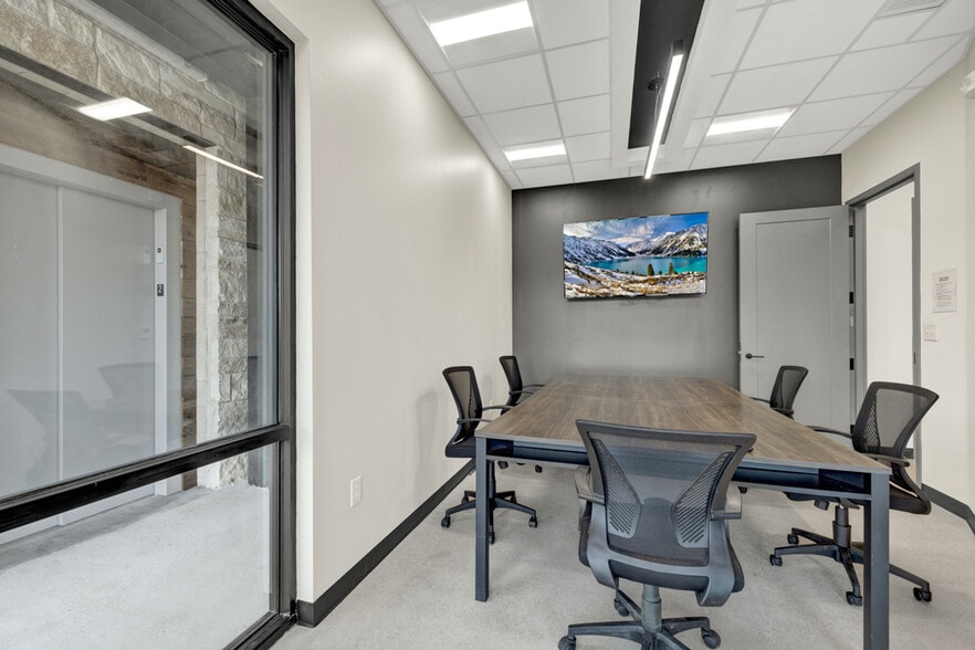 More Photos Of 207 E San Antonio St, New Braunfels Loft Creative Space For Lease