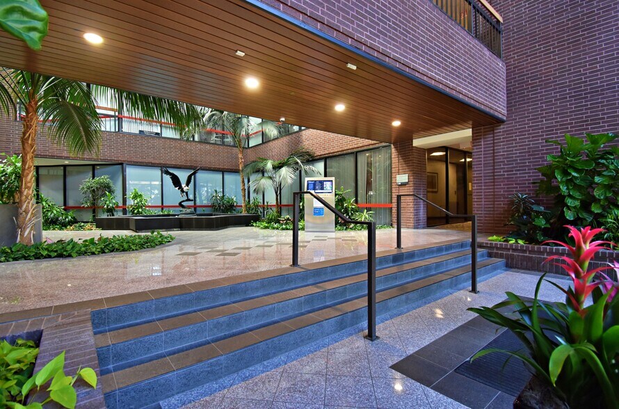 More Photos Of 11550 W IH-10, San Antonio Office For Lease