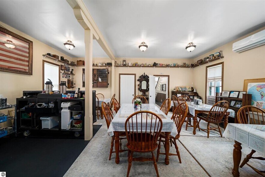 More Photos Of 18599 Mission Rd, Traverse City Hotel For Sale