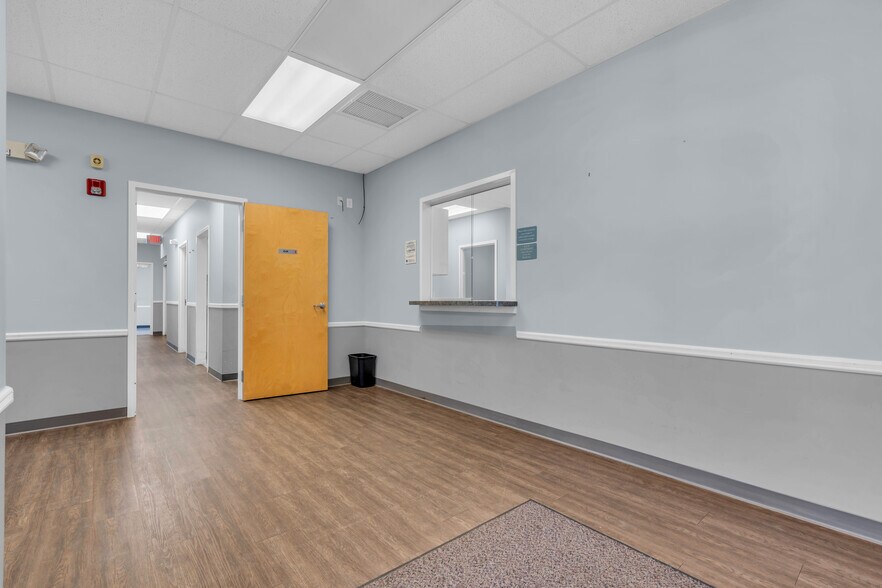 More Photos Of 508 Lakehurst Rd, Toms River Medical For Sale