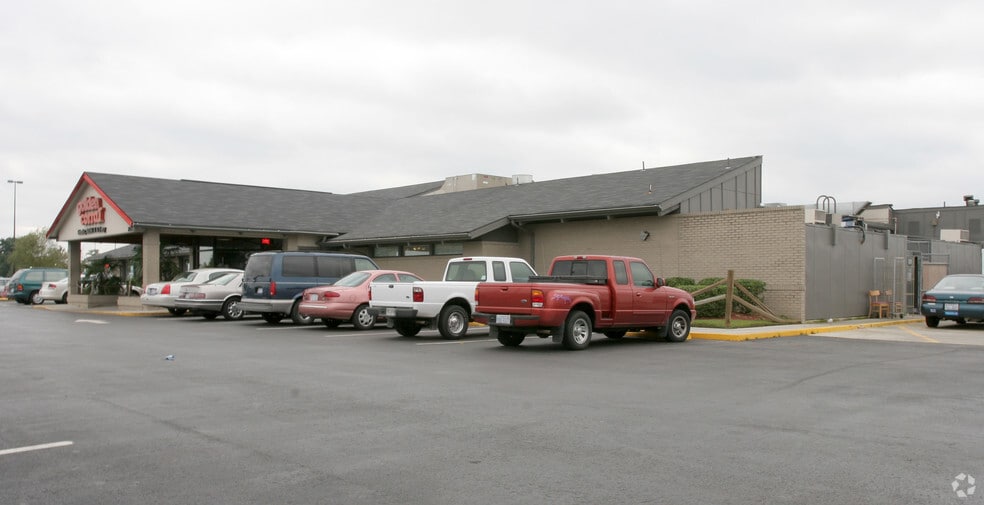 More Photos Of 2025 N Marine Blvd, Jacksonville Unknown For Lease