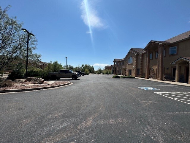 More Photos Of 9406 Mosaic Hts, Fountain Flex For Lease