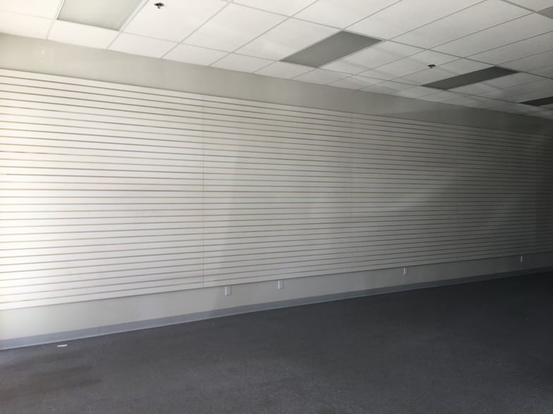 More Photos Of 450-490 S Buffalo Dr, Las Vegas Unknown For Lease