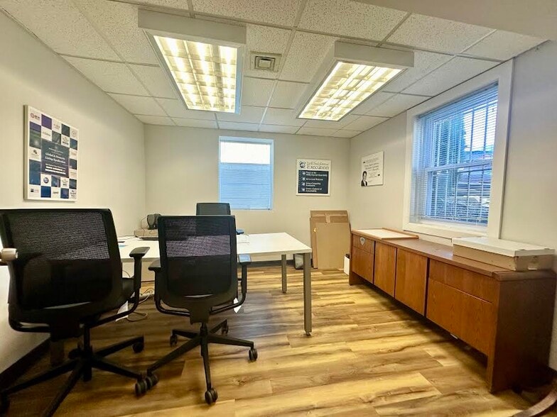 More Photos Of 538 Bloomfield Ave, Verona Storefront Retail Office For Lease