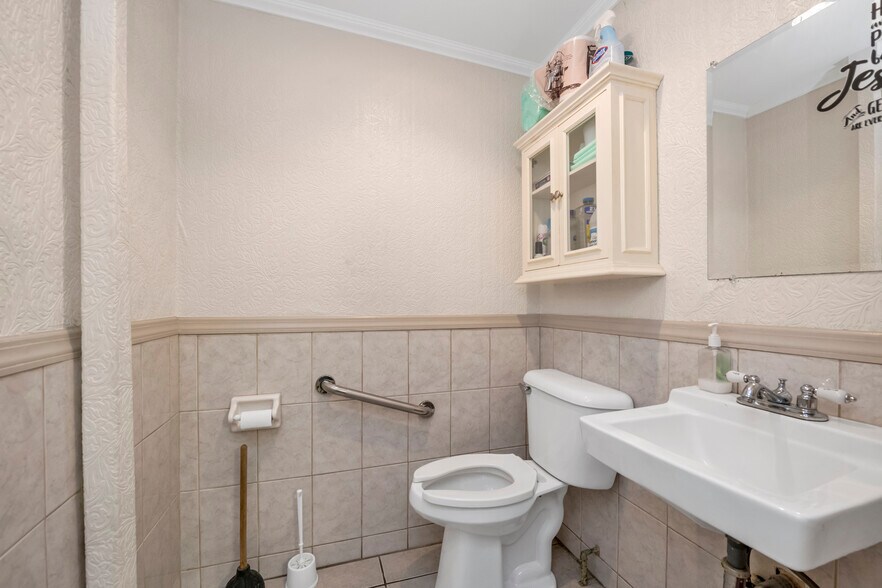 More Photos Of 8646 18th Ave, Brooklyn Apartments For Sale