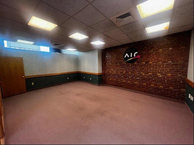 More Photos Of 82-90 Sagamore St, North Quincy Flex For Lease