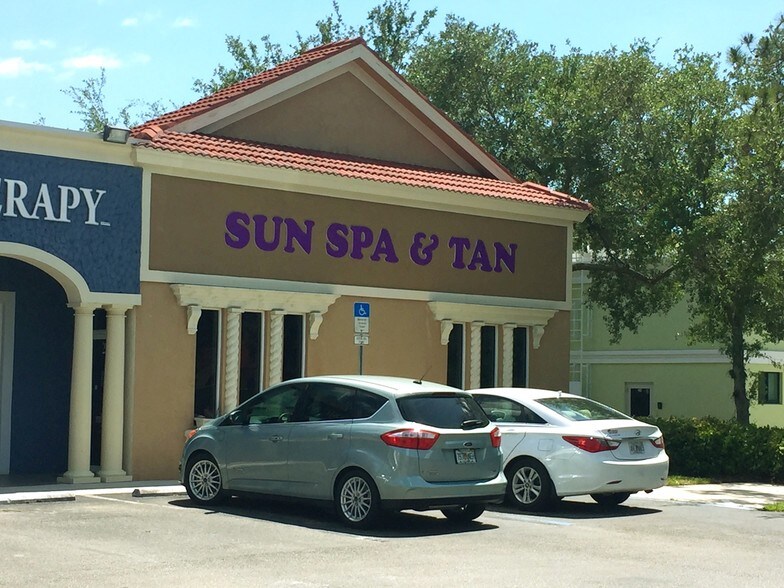 More Photos Of 2528-2548 Northbrooke Plaza Dr, Naples Storefront Retail Office For Lease