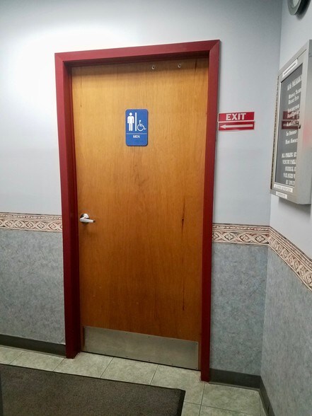 More Photos Of 112 Merrick Rd, Lynbrook Office For Lease