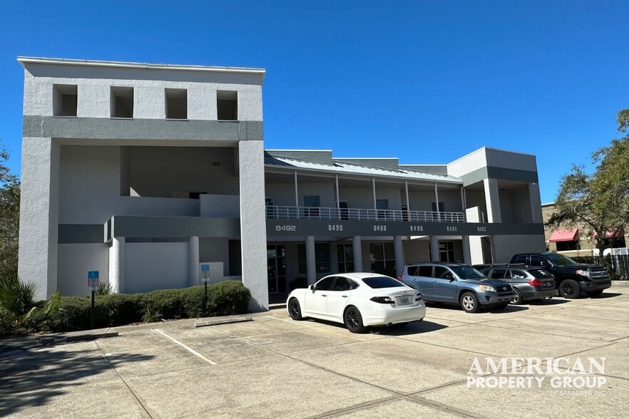 More Photos Of 8482-8490 S Tamiami Trl, Sarasota Office For Lease