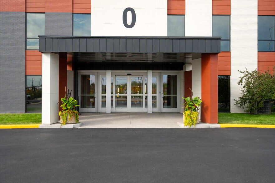 More Photos Of 9950 Lawrence Ave, Schiller Park Office For Lease