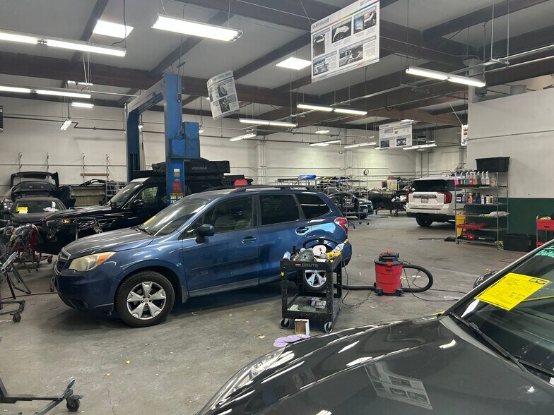 More Photos Of 50 Medway Rd, San Rafael Service For Sale