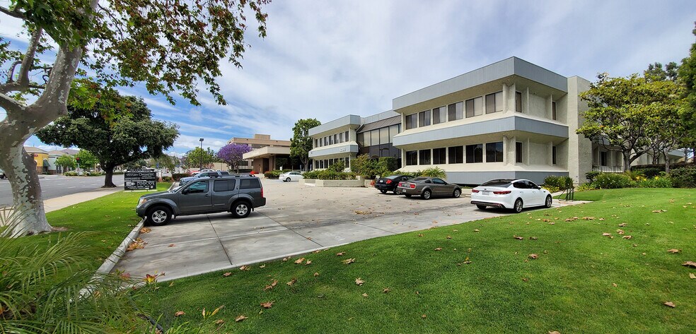 More Photos Of 1280 S Victoria Ave, Ventura Office For Sale