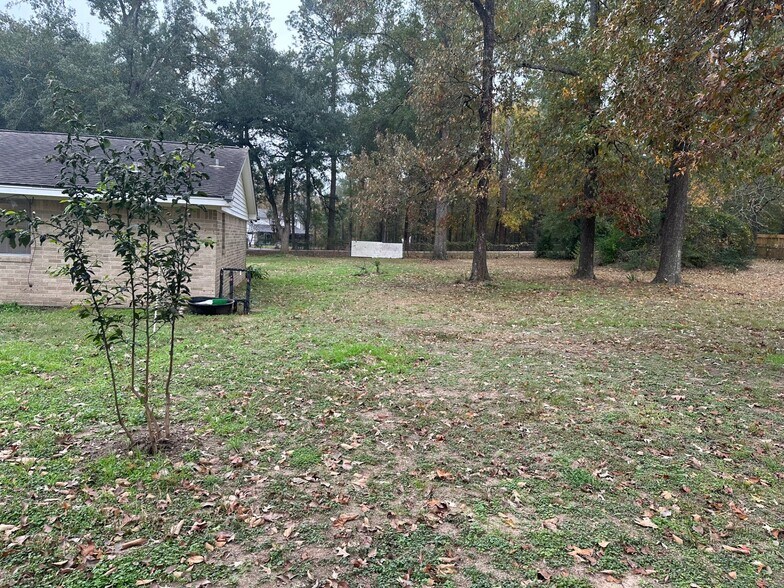 More Photos Of 2043 Cherry Laurel Dr, Spring Office For Lease