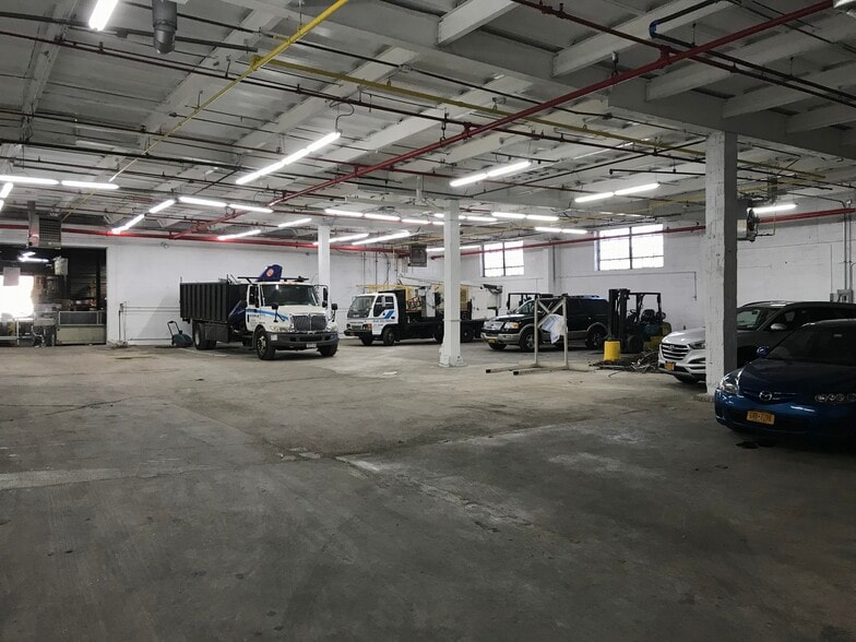 More Photos Of 656 Montauk Ave, Brooklyn Warehouse For Lease
