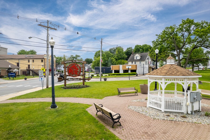 More Photos Of 2 Main St, Netcong Office For Sale