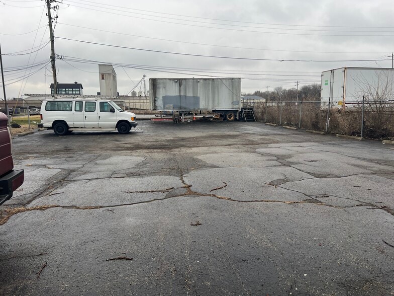 More Photos Of 1925 E Livingston Ave, Columbus Warehouse For Sale