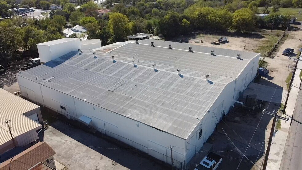 More Photos Of 2833 Roosevelt Ave, San Antonio Industrial For Lease