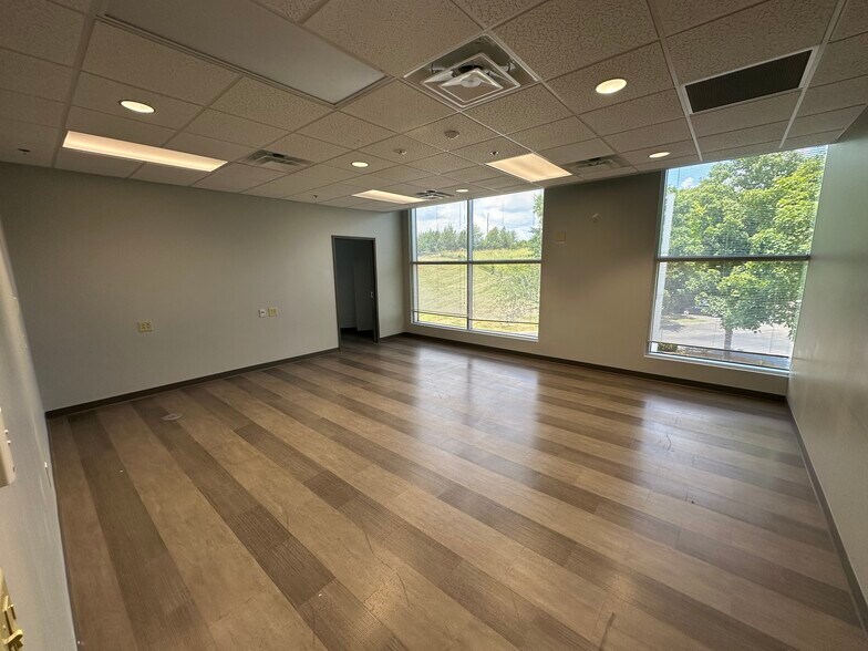 More Photos Of 5380 Hickory Hollow Pky, Nashville Medical For Lease