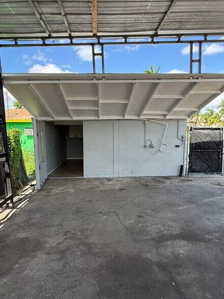 More Photos Of 3340 Palm Beach Blvd, Fort Myers Freestanding For Sale