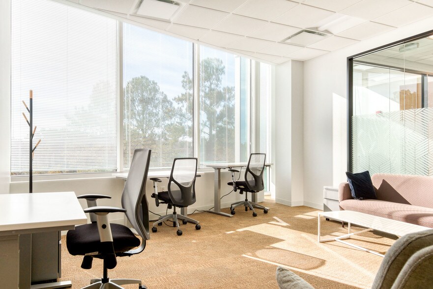 More Photos Of 1011 S Hamilton Rd, Chapel Hill Office For Lease