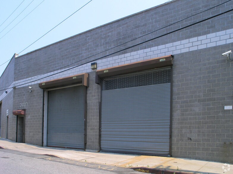More Photos Of 3940 Merritt Ave, Bronx Warehouse For Lease