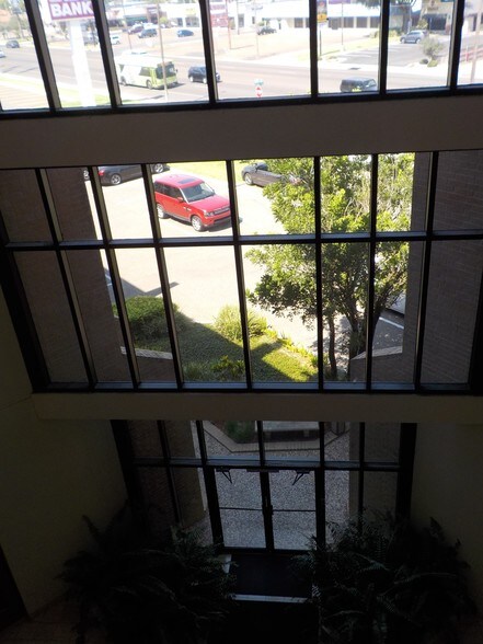 More Photos Of 3700 N 10th St, McAllen Office For Lease