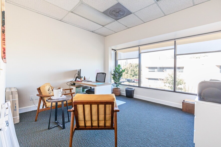 More Photos Of 3050 Beacon Blvd, West Sacramento Office For Sale