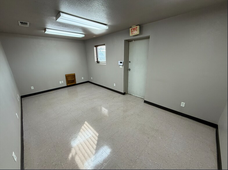 More Photos Of 501 Boyd Business Pky, Boyd Warehouse For Sale