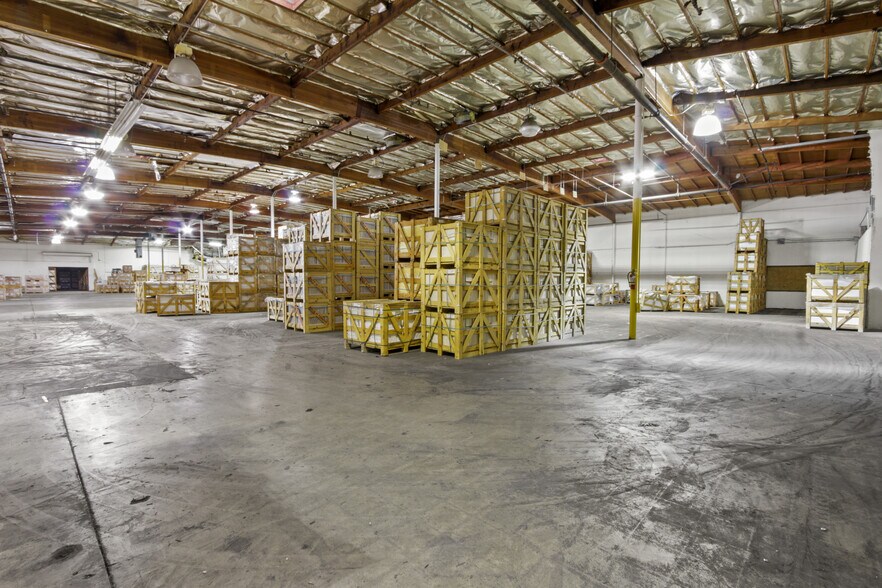 More Photos Of 901 E Cerritos Ave, Anaheim Manufacturing For Lease