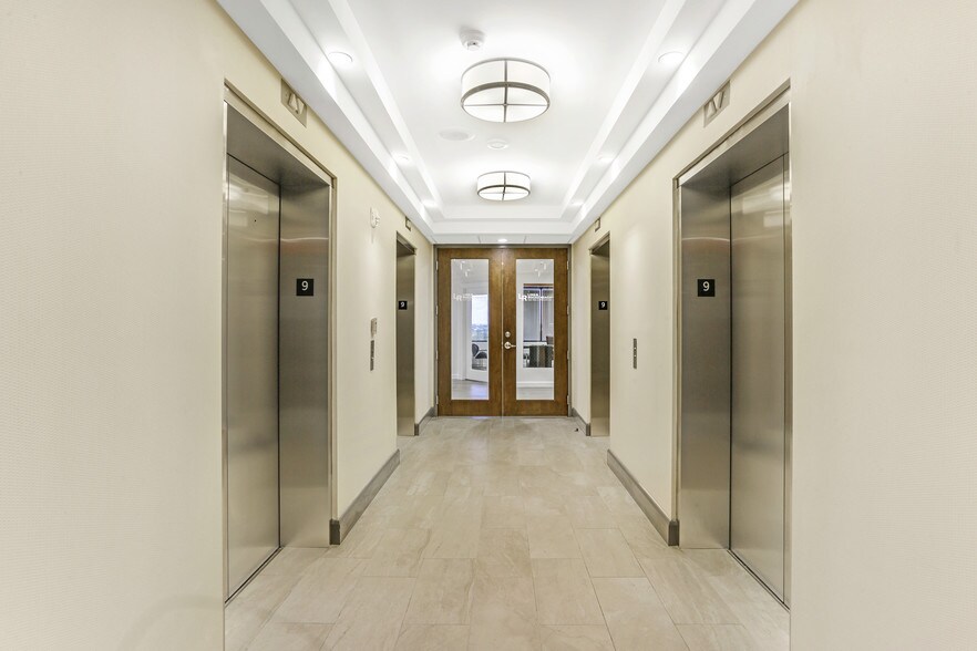 More Photos Of 1555 Palm Beach Lakes Blvd, West Palm Beach Office For Lease