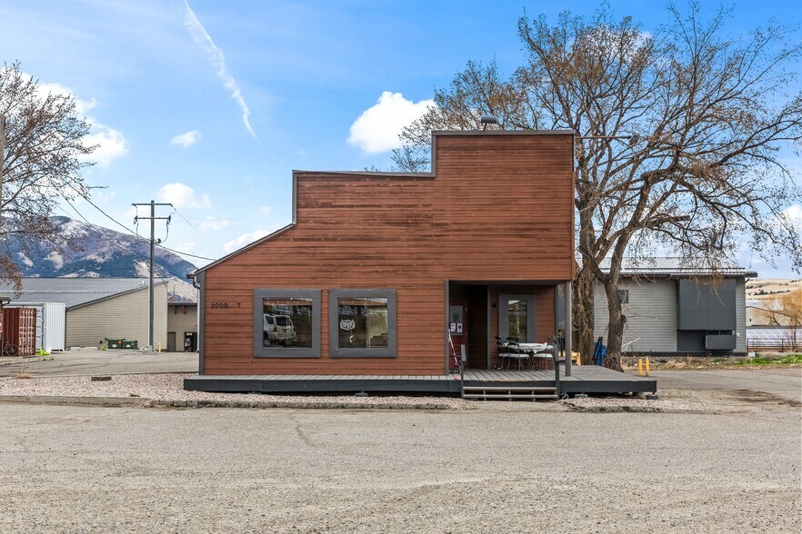 More Photos Of 2000 N 7th Ave, Bozeman Flex For Sale