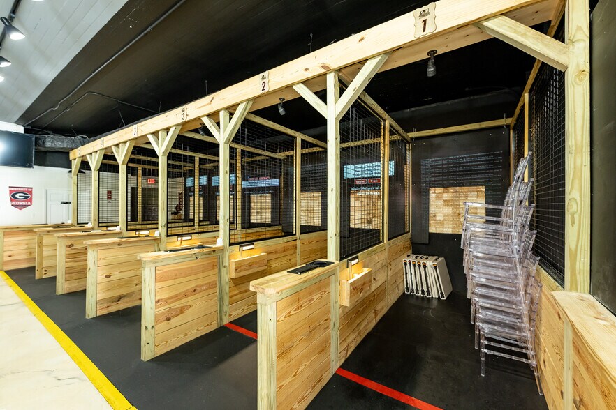 More Photos Of 106-108 N Church St, Thomaston Storefront For Sale