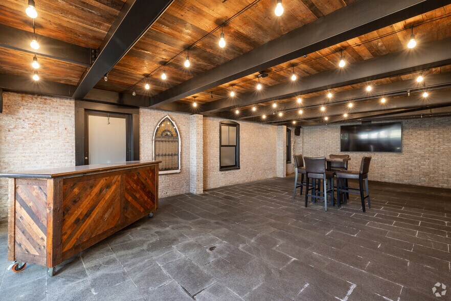 More Photos Of 140 Main St, North Easton Restaurant For Lease